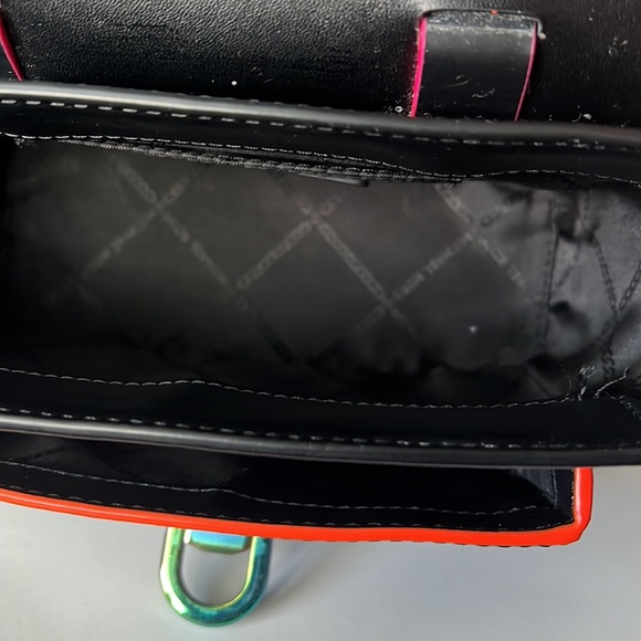 MICHAEL KORS MANHATTAN SMALL NEON COLORED CROSSBODY - Picture 6 of 12